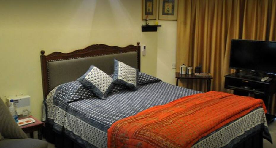 Aashiyan Bed and Breakfast, New Delhi 1